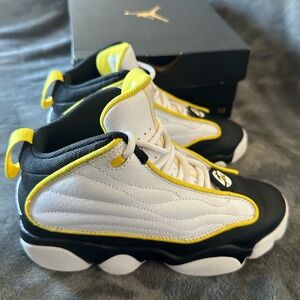 Kids Jordan Pro Strong sneakers